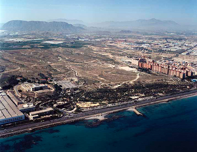 Playa de Agua Amarga en Alacant/Alicante - imagen 1