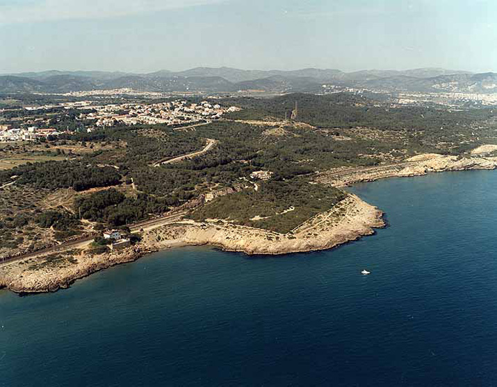 Playa de El Far de Sant Cristófol en Vilanova i la Geltrú - imagen 2